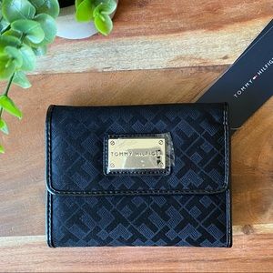 ⭐️NWT⭐️ Tommy Hilfiger Wallet